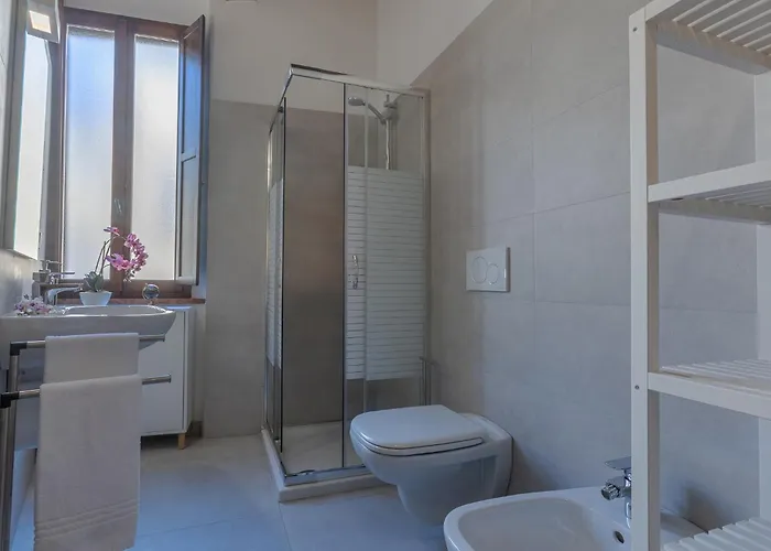 Guesthost - Nel Centro Storico Lovely Apartmán Ferrara