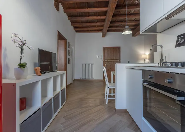 Guesthost - Nel Centro Storico Lovely Appartement