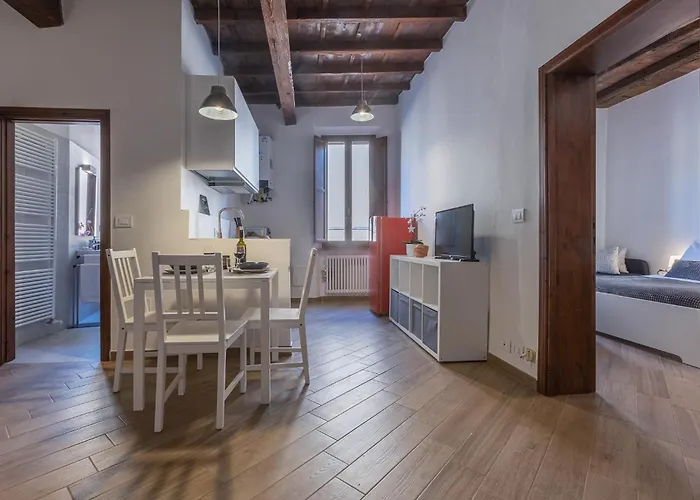 Guesthost - Nel Centro Storico Lovely Appartement