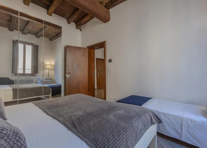 Guesthost - Nel Centro Storico Lovely 페라라