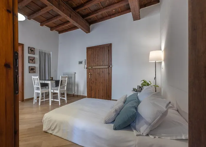 Guesthost - Nel Centro Storico Lovely 아파트