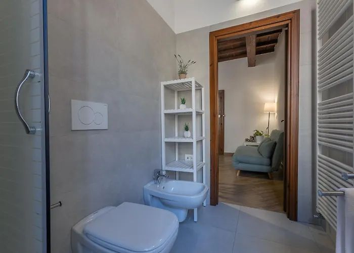 Guesthost - Nel Centro Storico Lovely Apartmán