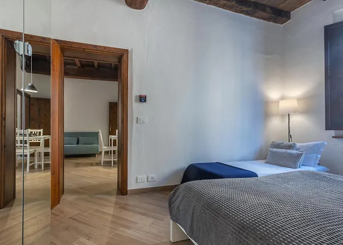 Guesthost - Nel Centro Storico Lovely Apartmán Ferrara